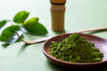 抹茶イメージ　茶葉と茶道具