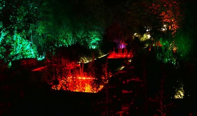 jardin paysager de nuit à la saline royale d’Arc-et-Senans dans le Doubs en Franche-Comté France