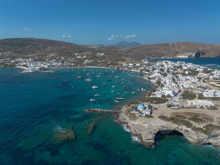 Obraz premium Fotografie aeree dell isola di Milos in grecia