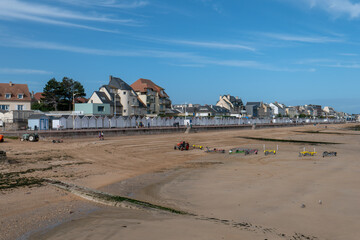 Luc sur Mer, vue de la plage depuis la jetée des pêcheurs