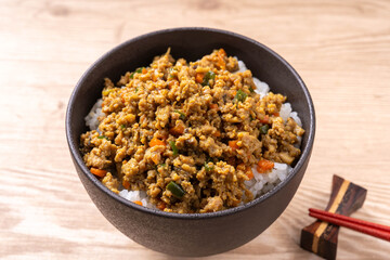 カレーそぼろ丼