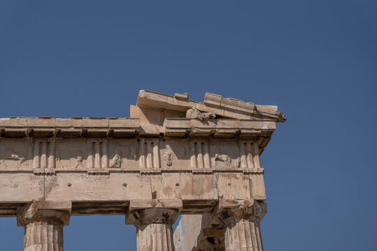 Fototapeta Detail of the capital of the Parthenon on the Acropolis of Athens, Greece