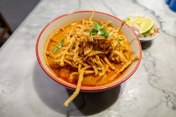 Close up on  a bowl of chicken 