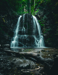 bei den Josefsthaler Wasserfällen unweit des Schliersees in Bayern