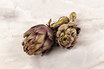 Fototapeta premium Organic food - Ripe raw green artichoke
