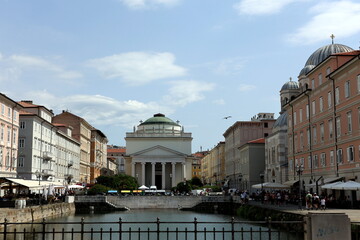 Naklejka premium Gebäude am Canal Grande di Trieste