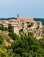 Obraz premium Italian hilltop town, panoramic view