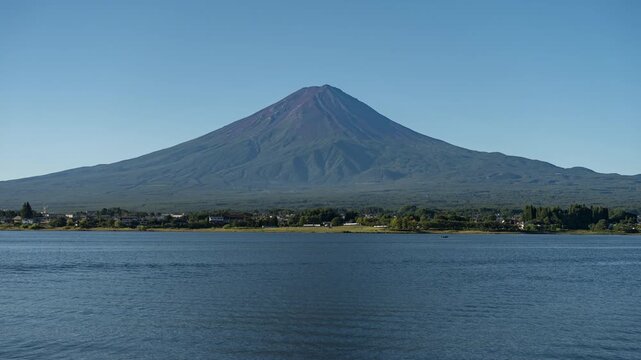 河口湖からみた夏の富士山