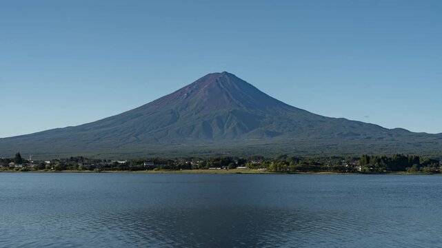 河口湖からみた夏の富士山