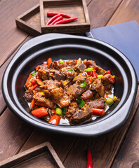 Jiangxi delicacy: Spicy stir-fried pork ribs	