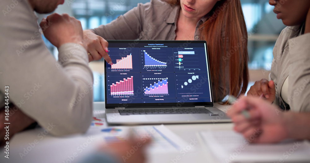 Aufkleber multicultural team analyzing financial data on virtual dashboard
