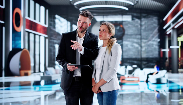 Hospitality Executive Trains New Employee - Powered by Adobe