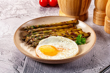 Gourmet breakffast - asparagus with egg