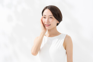 女性　ビューティー　スキンケア