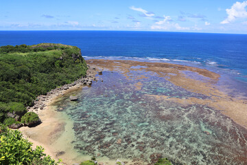 崖上から見たビーチ
