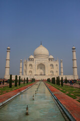 Obraz premium Taj Mahal with reflecting pool in Agra, Uttar Pradesh, India