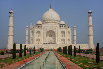 Fototapeta premium Taj Mahal with reflecting pool in Agra, Uttar Pradesh, India