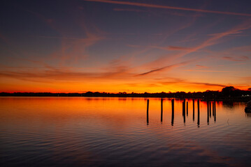 Obraz premium sunset over the lake
