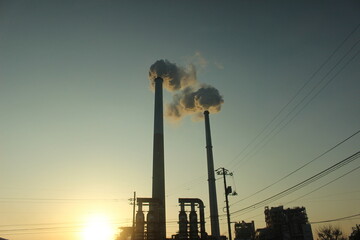 『周南コンビナート　朝日とエントツの煙! 』山口県観光　 SDGs  地球環境 