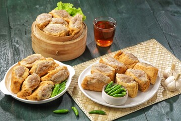 Tahu bakso is a food made from tofu filled with meatballs in the middle.