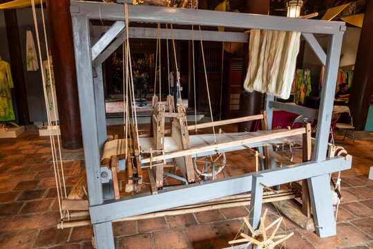 old wooden loom Hanoi, Vietnam, Văn Miếu,&nbsp;Temple of Literature