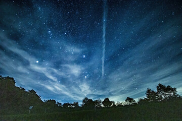 星空と流れる雲