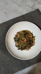 spaghetti with pesto sauce