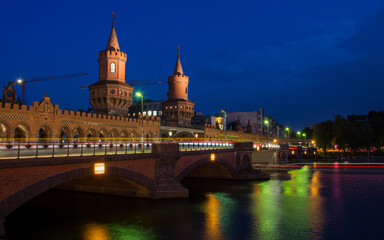 Oberbaum Bridge in Berlin at Night – Illuminated Landmark over the Spree River
