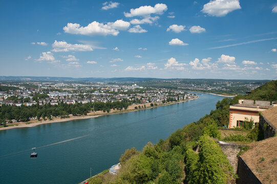 Seilbahn &uuml;ber den Rhein bei Koblenz Rheinland Pfalz Deutschland
