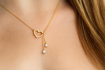 Elegant heart lariat chain necklace perfect for stylish modern women