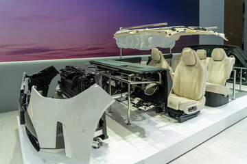 Display of internal spatial structure of electric vehicles