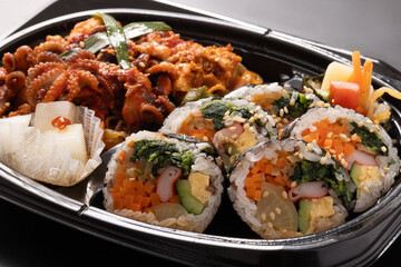 イイダコ　サムギョプサル　キンパ弁当