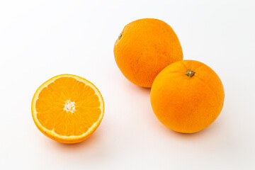 オレンジ　白バック