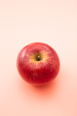 りんご　ピンク背景