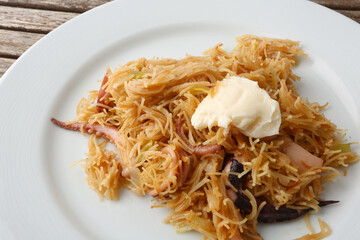 noodle fish dish as spanish food