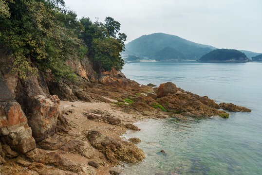 鞆の浦・穴葉神社から見た仙酔島と弁天島 / Sensui-jima and Benten-jima Islands viewed from Anaba Shrine, Tomonoura

（広島/Hiroshima）