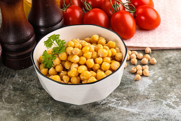 Canned chickpea in the bowl