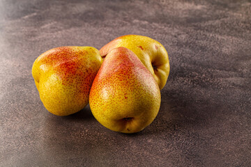 Ripe sweet juicy pear heap