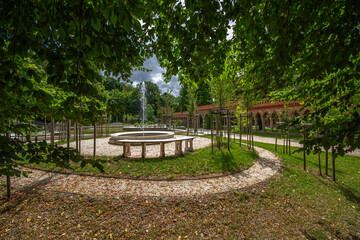 Kamieniec Zabkowicki and its unique palace.