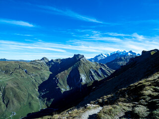 paysage alpin avec mont blanc en beaufortain
