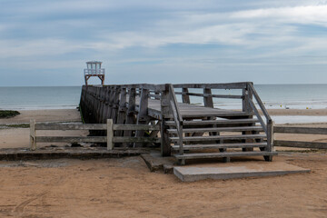 Jetée en bois de Luc sur Mer 