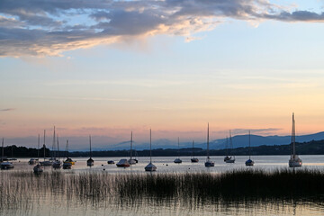 Murtensee, Schweiz, im Abendlicht