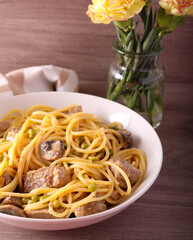 Creamy pasta with beef and mushrooms