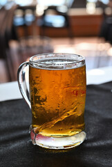 ein Glas Bier in Restaurant in Spanien