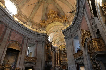 Obraz premium Historic Church Interior with Stone Vaulted Ceiling in Porto, Portugal