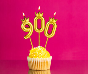 Number of followers or likes - Candle number 900