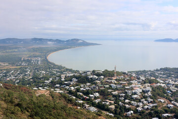 Obraz premium Townsville city, beach and ocean seen from the Castle Hill lookout in Queensland, Australia