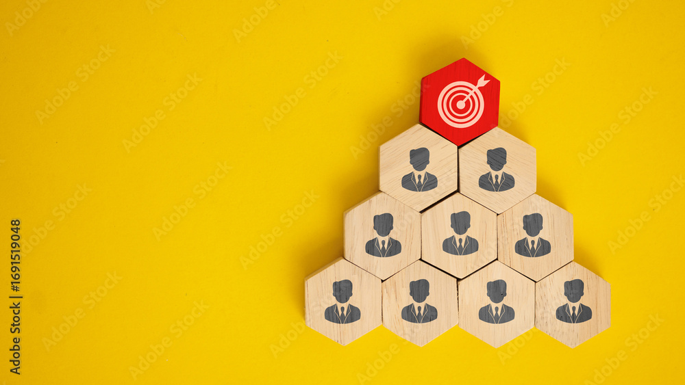 Poster pyramid structure with target block on top and business team icons