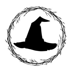 Logo con silueta de sombrero de bruja en corona circular de ramas de árbol para su uso en invitaciones y tarjetas de Halloween © teracreonte