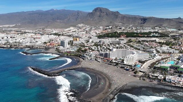 survol de Playa de las Am&eacute;ricas &agrave; Tenerife